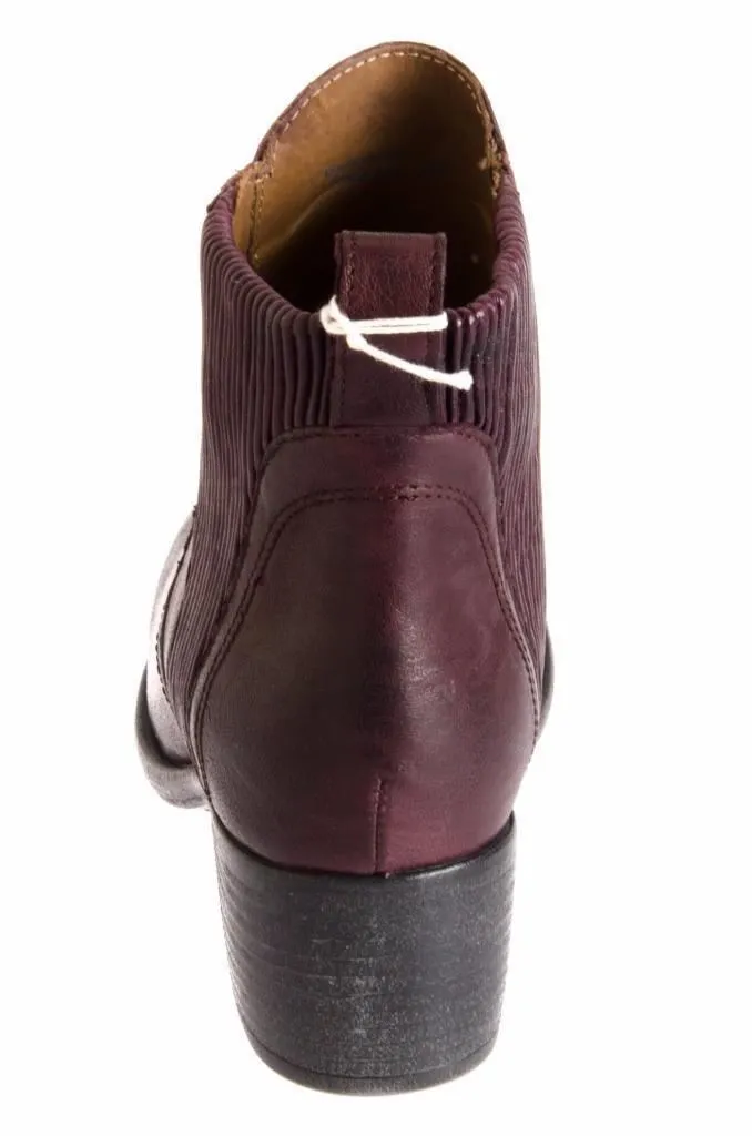 UGG Collection Felisa Wine Boots